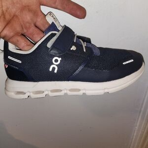 Little kids Oncloud shoes